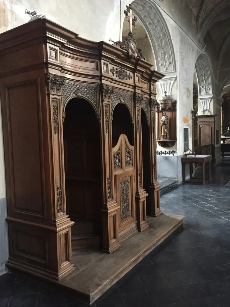 La collégiale Saint-Feuillen de Fosses-la-Ville : un moine irlandais et une marche tous les sept ans