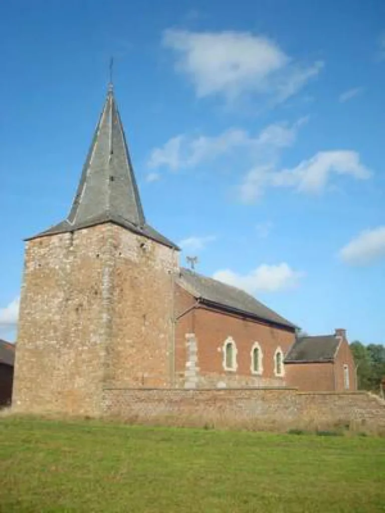 La chapelle Saint-Sulpice d’Aineffe, fière tour romane au cœur de la Hesbaye