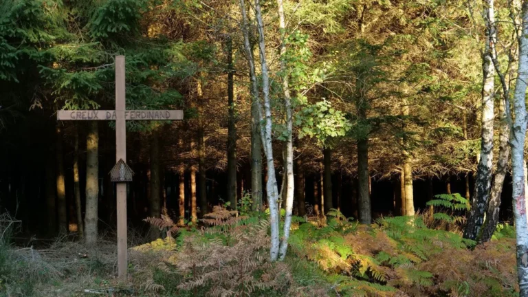 La Croix Ferdinand à Stoumont, petit patrimoine de l’Amblève
