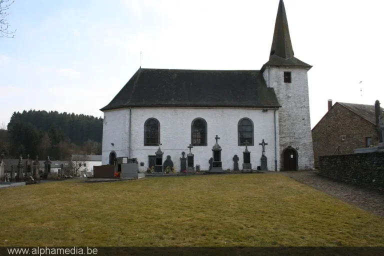 Saint-Remy de Tavigny : l’église classée sur sa butte, près de Houffalize