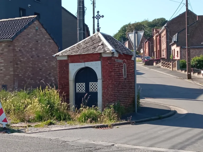 La petite chapelle de la rue de Fosses, à Arsimont