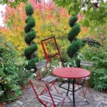 Allées paysagées et sculptures du Jardin « La Clé du Temps » à Marche-en-Famenne, Jardin Remarquable