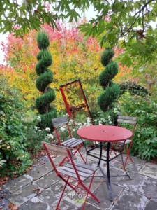 Allées paysagées et sculptures du Jardin « La Clé du Temps » à Marche-en-Famenne, Jardin Remarquable