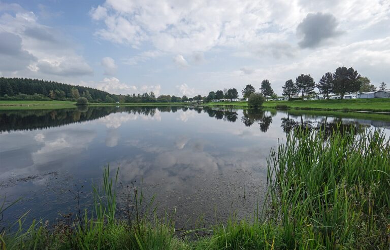 Le lac supérieur de Weiswampach, nord du Grand-Duché de Luxembourg