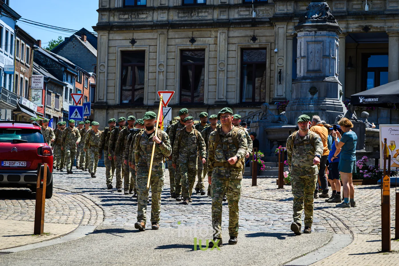 MESA 2026 jour 4 à Saint-Hubert — défilé de clôture des Chasseurs Ardennais, photo 10