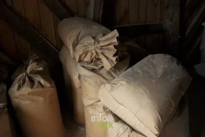Le Moulin de la Marquise, moulin à vent à pivot encore en activité, à Moulbaix près d’Ath, province de Hainaut