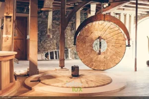 Les trois roues à eau en cascade du Moulin de Vencimont sur la Houille à Gedinne, uniques en Belgique, province de Namur