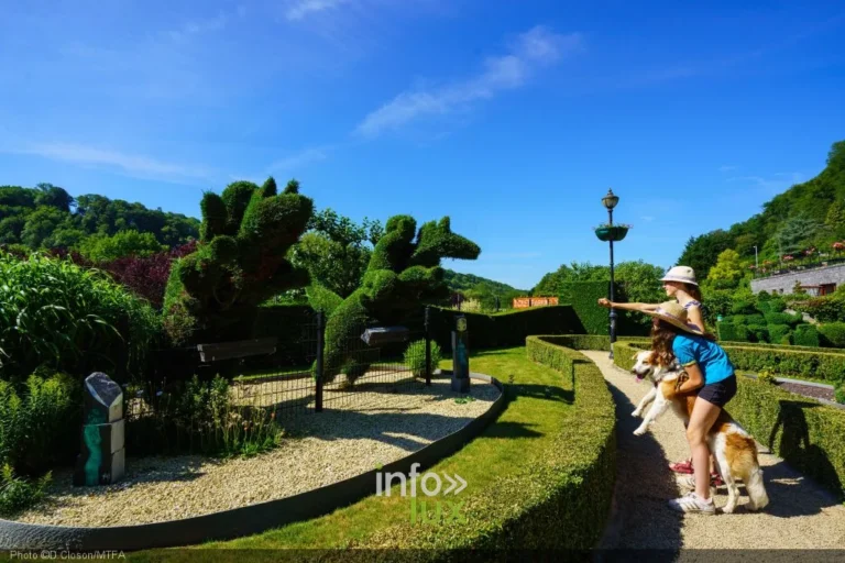 Le Parc des Topiaires de Durbuy : 250 sculptures de buis au cœur de la plus petite ville du monde