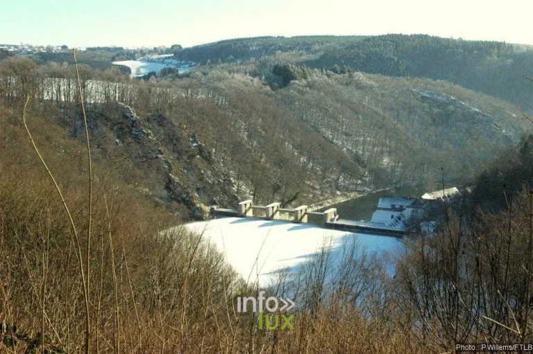 La Roche-en-Ardenne > Points de vue > Le barrage et le lac de Nisramont