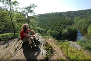 La Semois sauvage au pied de la roche de la Bohanan, près d'Azy