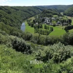 Le hameau de Frahan dans sa boucle de la Semois, vu de Rochehaut
