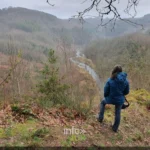 L'arête rocheuse et le ruisseau des Aleines au Saut des Sorcières