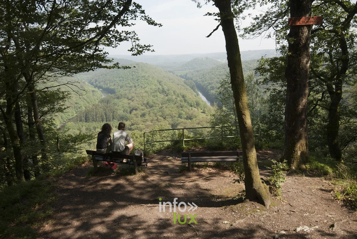 La butte du Tombeau du Chevalier vue des hauteurs