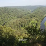 La presqu'île du Tombeau du Chevalier dans un méandre de la Semois