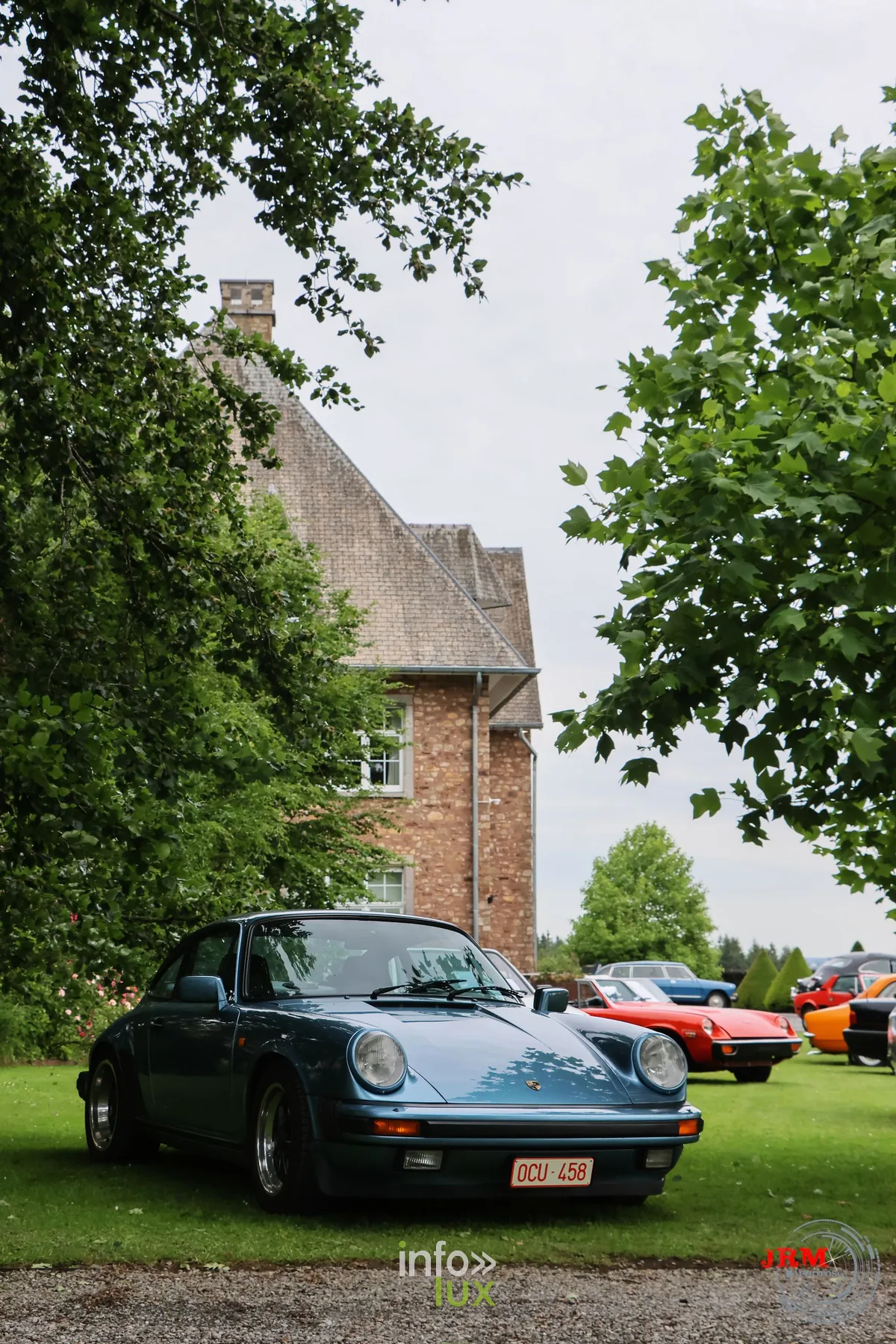 Salon Vintage et Rallye Oldtimer au château de Tancrémont (Pepinster), photo Jérémy Leboutte