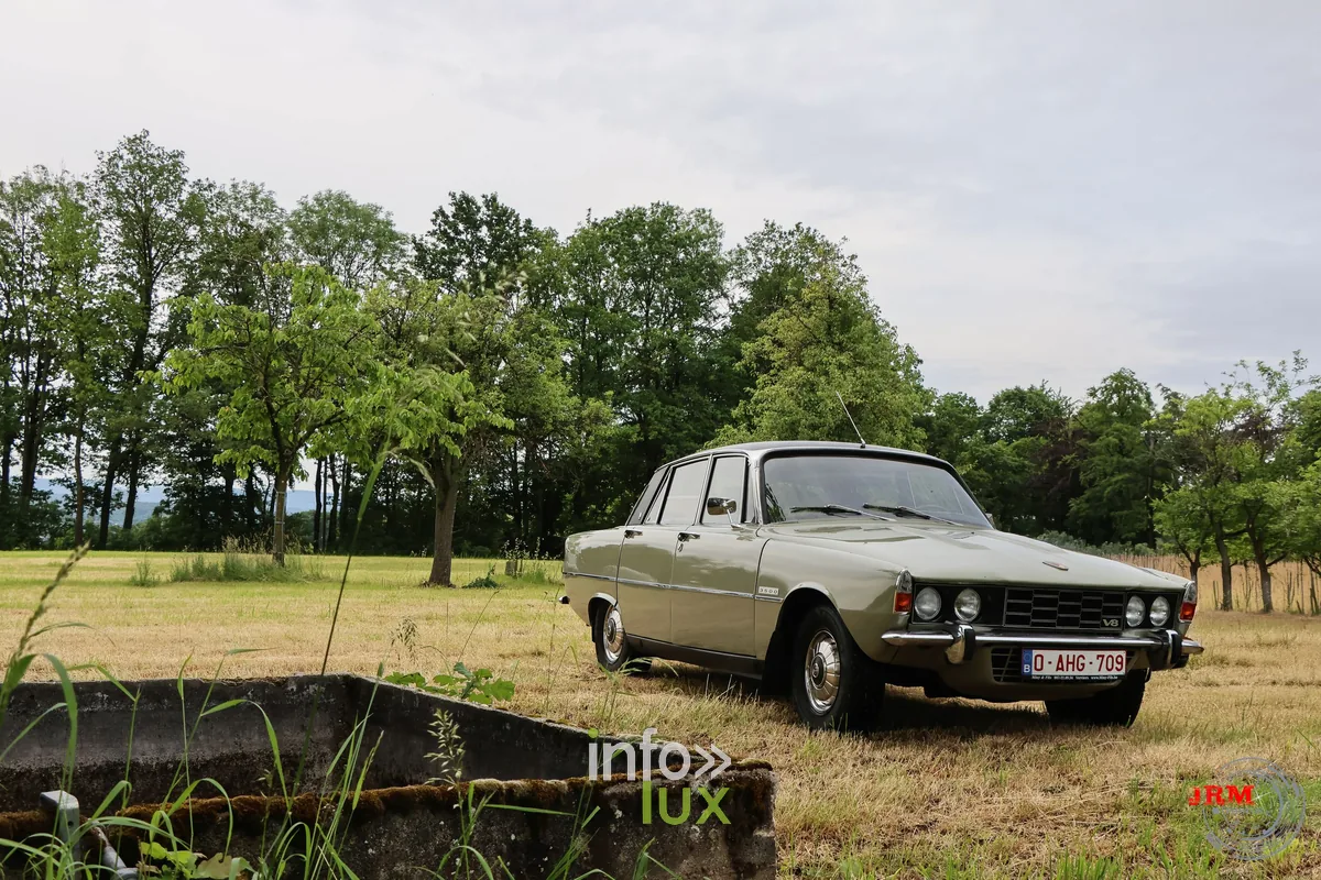 Salon Vintage et Rallye Oldtimer au château de Tancrémont (Pepinster), photo Jérémy Leboutte
