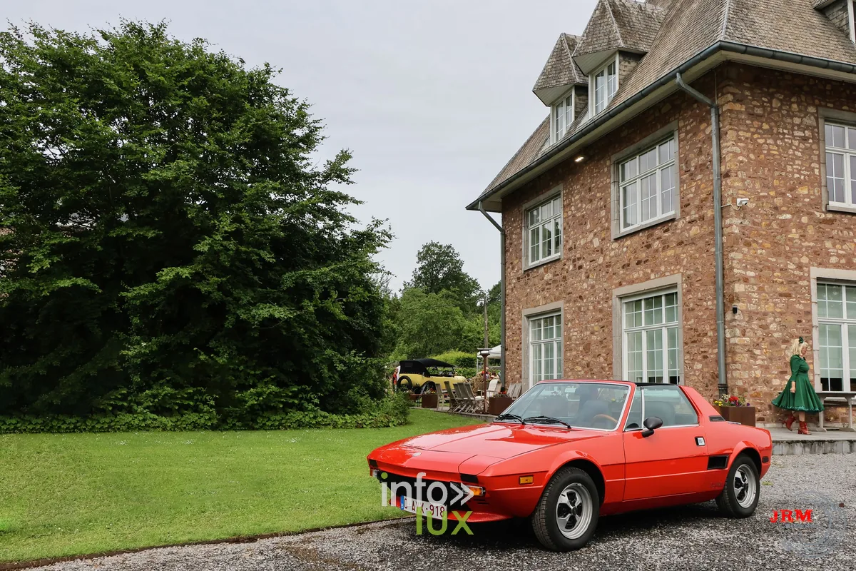 Salon Vintage et Rallye Oldtimer au château de Tancrémont (Pepinster), photo Jérémy Leboutte
