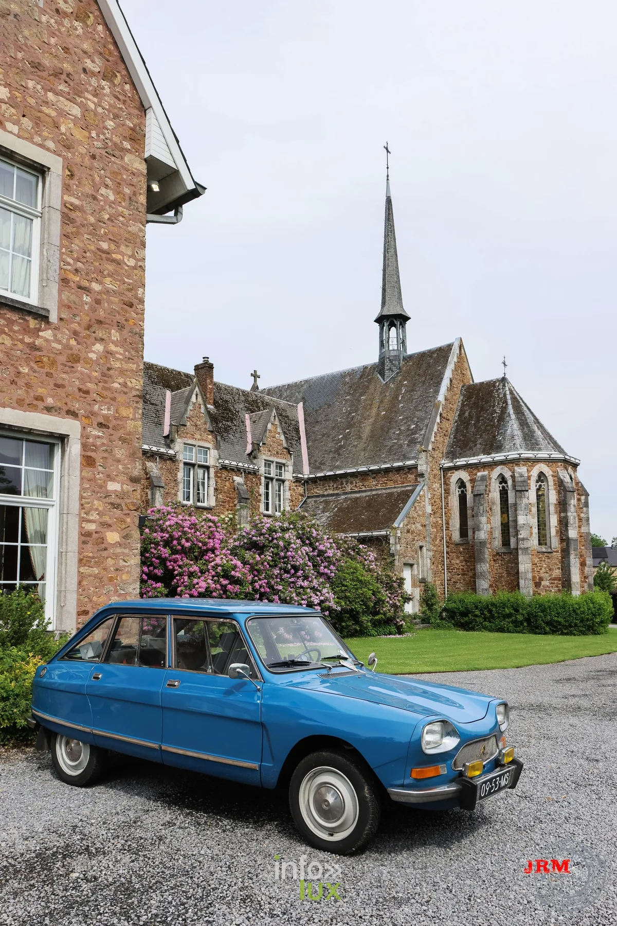 Salon Vintage et Rallye Oldtimer au château de Tancrémont (Pepinster), photo Jérémy Leboutte