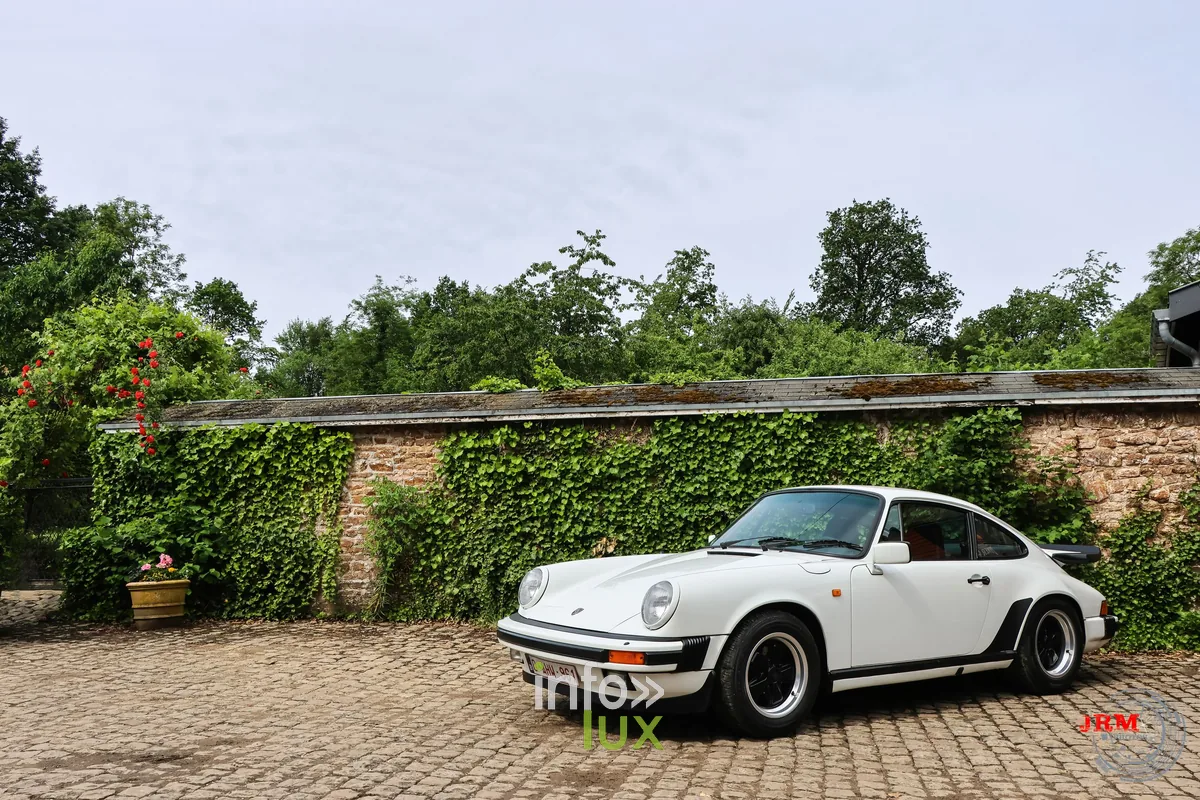 Salon Vintage et Rallye Oldtimer au château de Tancrémont (Pepinster), photo Jérémy Leboutte