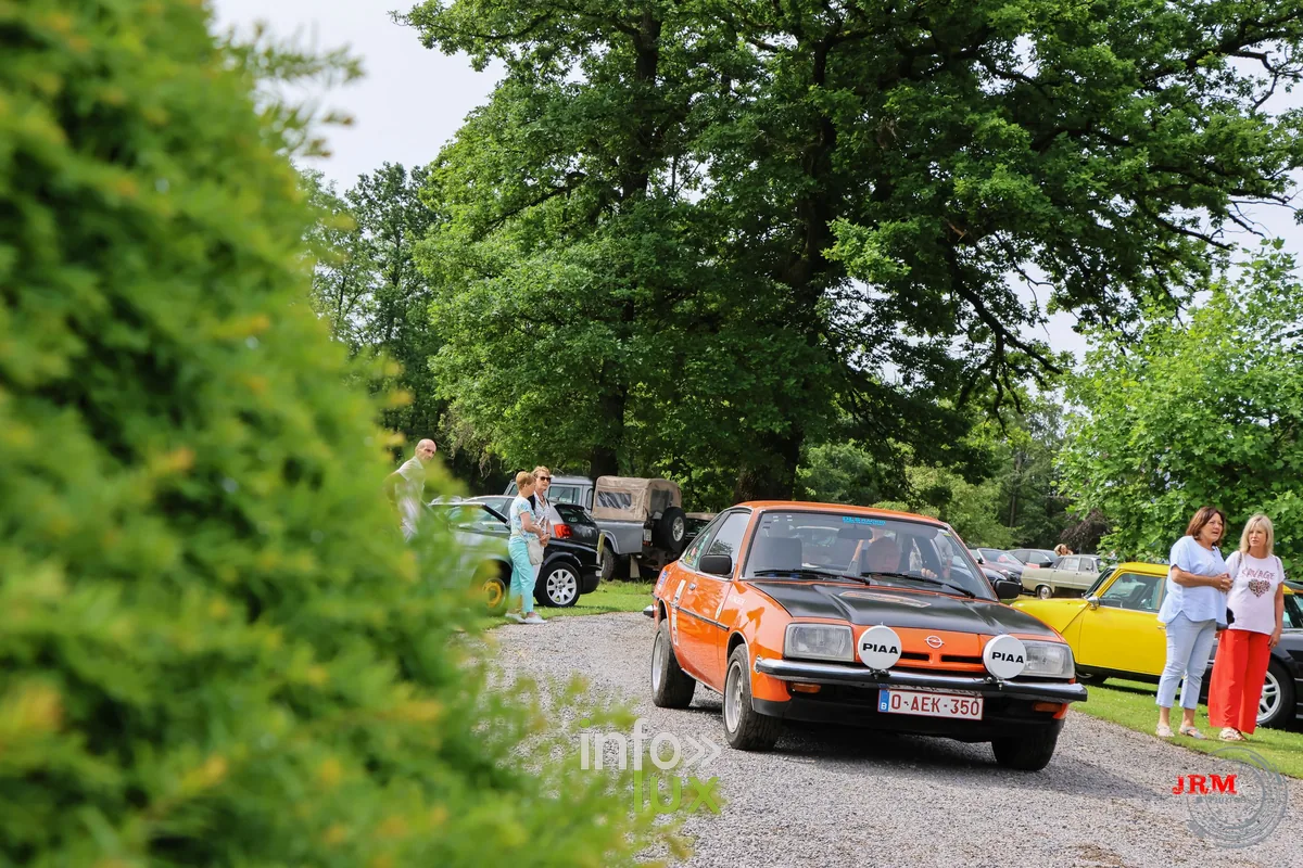 Salon Vintage et Rallye Oldtimer au château de Tancrémont (Pepinster), photo Jérémy Leboutte
