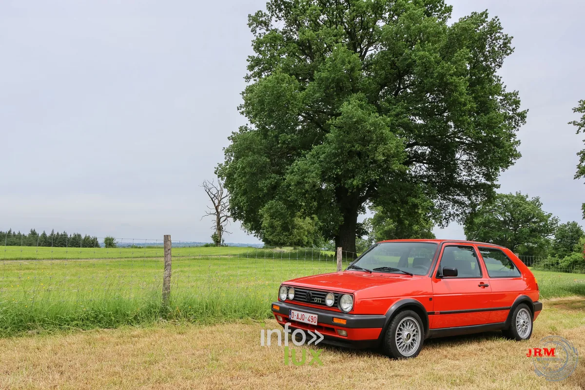 Salon Vintage et Rallye Oldtimer au château de Tancrémont (Pepinster), photo Jérémy Leboutte