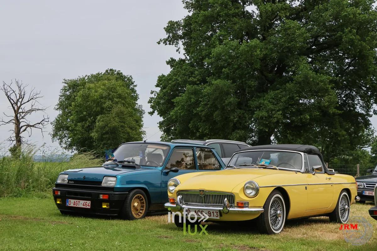 Salon Vintage et Rallye Oldtimer au château de Tancrémont (Pepinster), photo Jérémy Leboutte