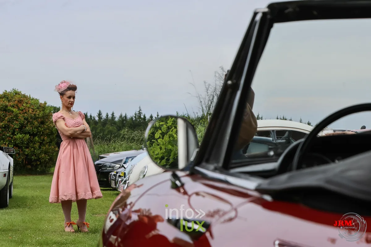 Salon Vintage et Rallye Oldtimer au château de Tancrémont (Pepinster), photo Jérémy Leboutte