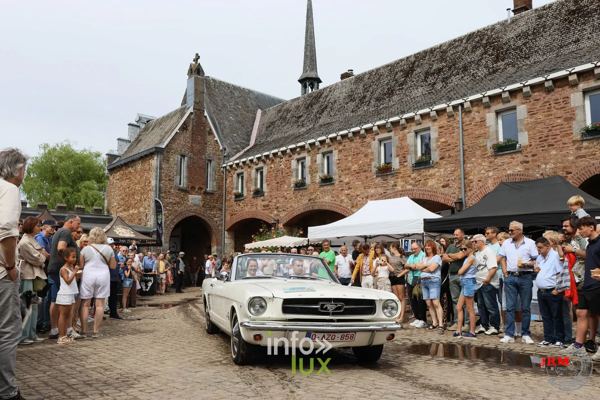 Salon Vintage et Rallye Oldtimer au château de Tancrémont (Pepinster), photo Jérémy Leboutte
