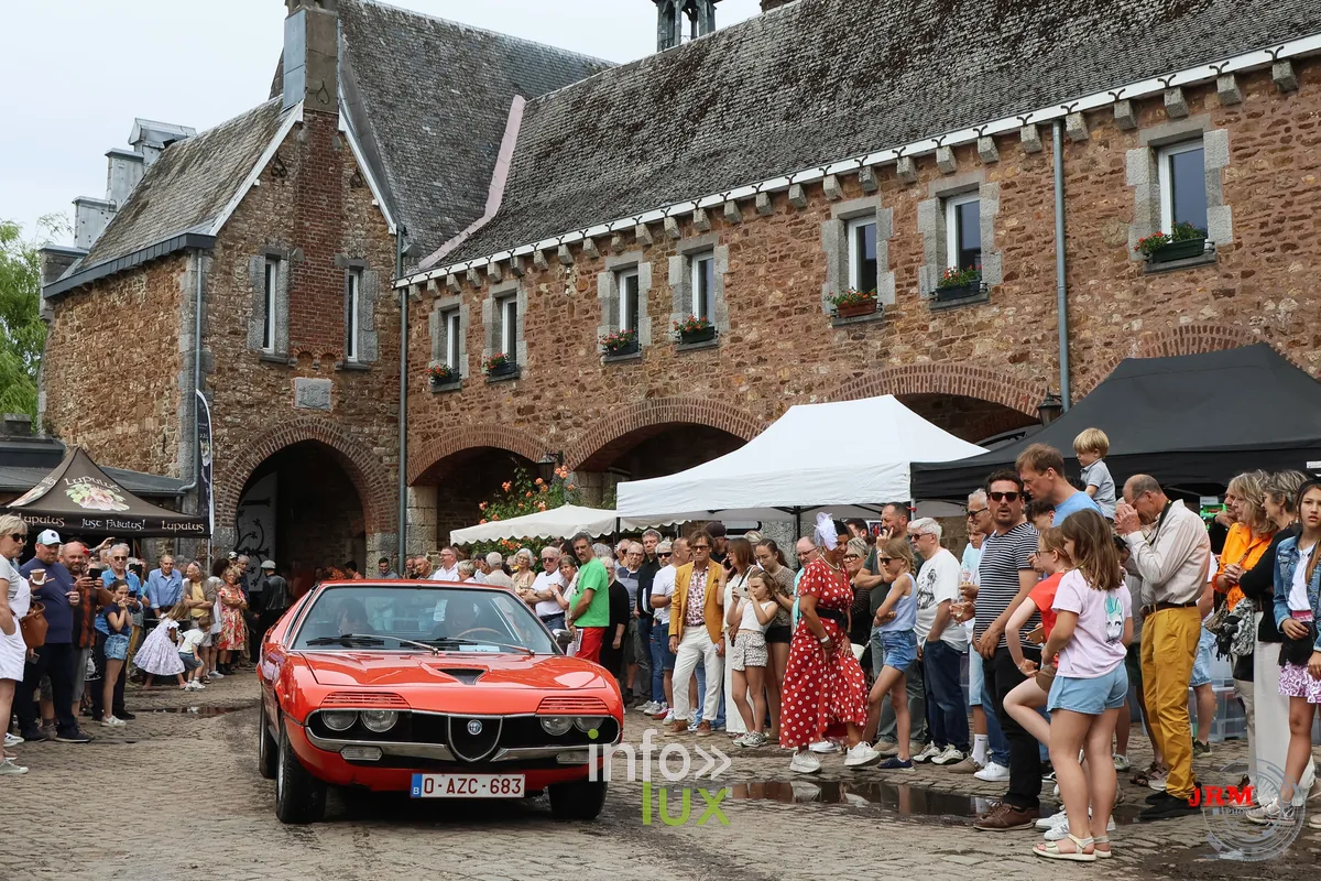 Salon Vintage et Rallye Oldtimer au château de Tancrémont (Pepinster), photo Jérémy Leboutte
