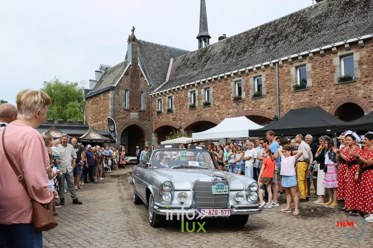 Salon Vintage et Rallye Oldtimer au château de Tancrémont (Pepinster), photo Jérémy Leboutte