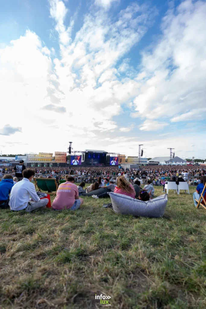 foule et ambiance du festival Les Ardentes 2026 à Liège en Belgique.