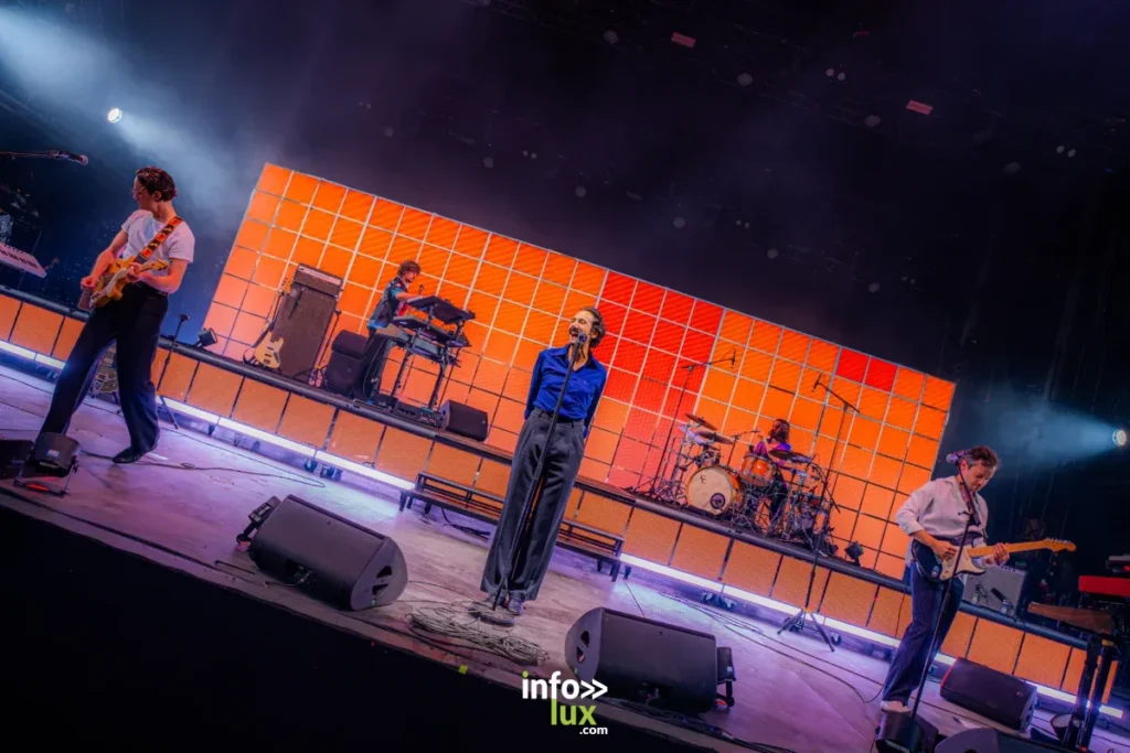 Feu! Chatterton aux Nuits Secrètes 2026, intensité rock et poésie sur la Grande Scène. Photo : hvgoshot pour Info-Lux.