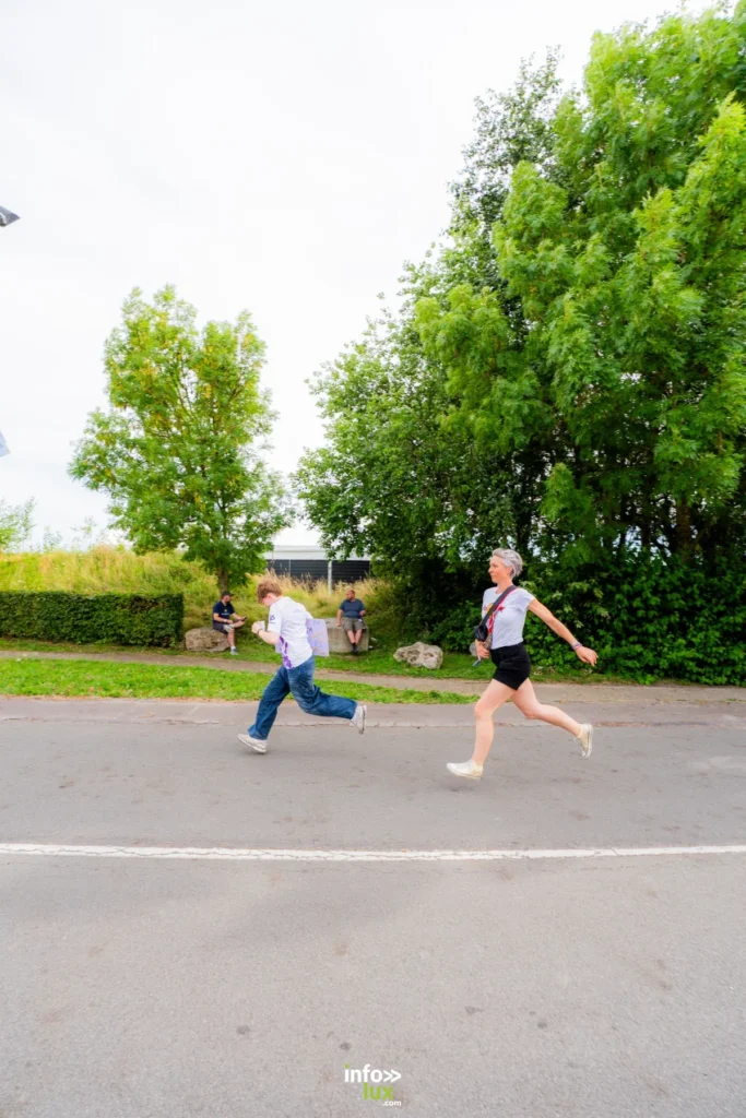 Ouverture des Nuits Secrètes 2026 à Aulnoye-Aymeries avec les premiers festivaliers sur le site.