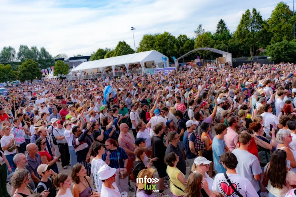 Le public des Nuits Secrètes 2026 à Aulnoye-Aymeries.