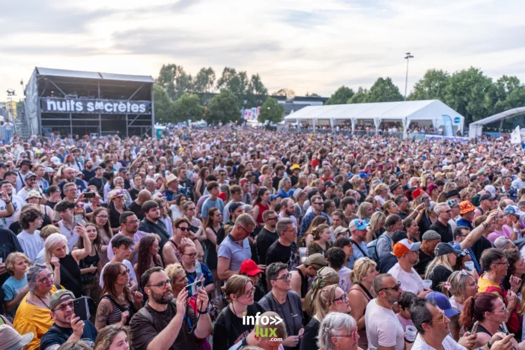 Le public des Nuits Secrètes 2026 à Aulnoye-Aymeries.