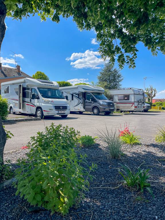 Aire de stationnement pour camping-cars à Mouzon