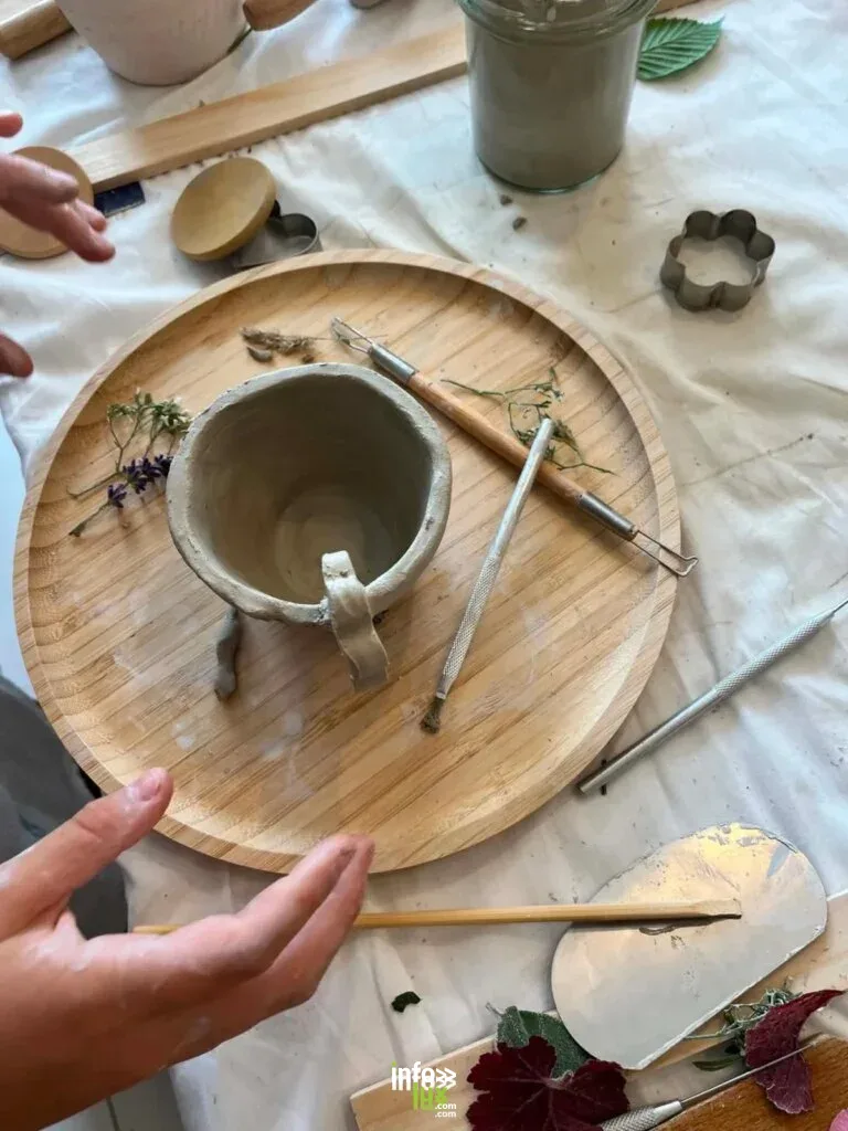 Jamoigne (Chiny) > Atelier > Atelier « Terre » pour adultes à la bibliothèque