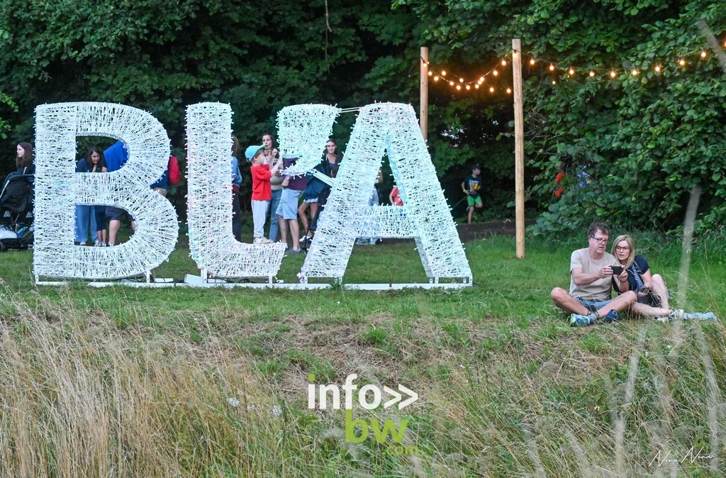 Lettres lumineuses BLA au Parc du Paradis à Braine-l'Alleud