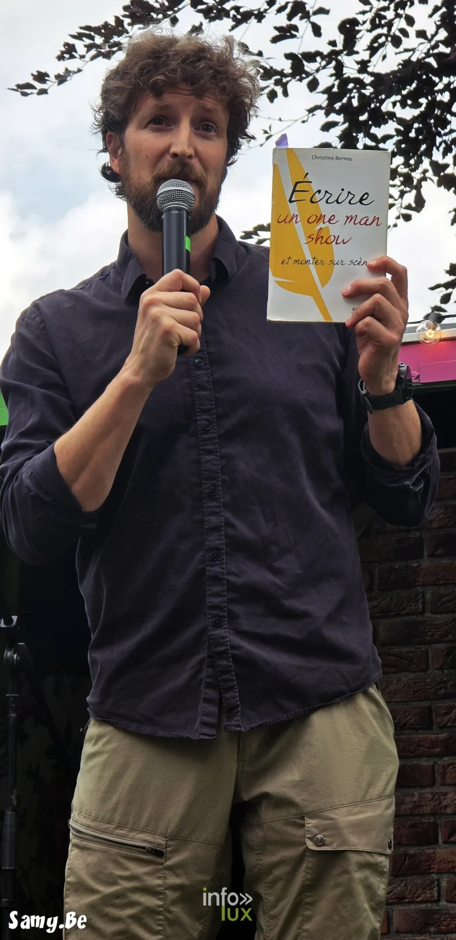 L'humoriste Denis Richir à la Caravane du Rire, au Parc de Jemappes
