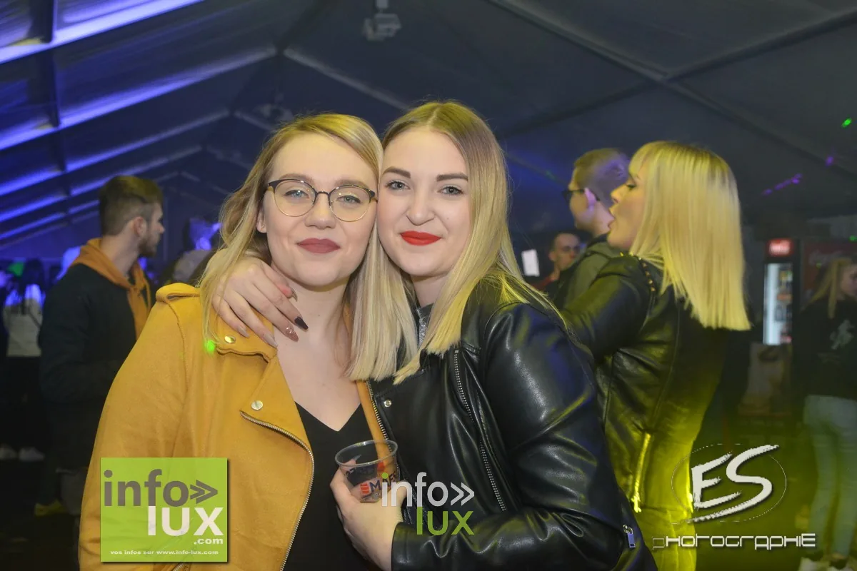 Carnaval de Virton / Saint-Mard – Soirée 80-90 2020 — photo 111