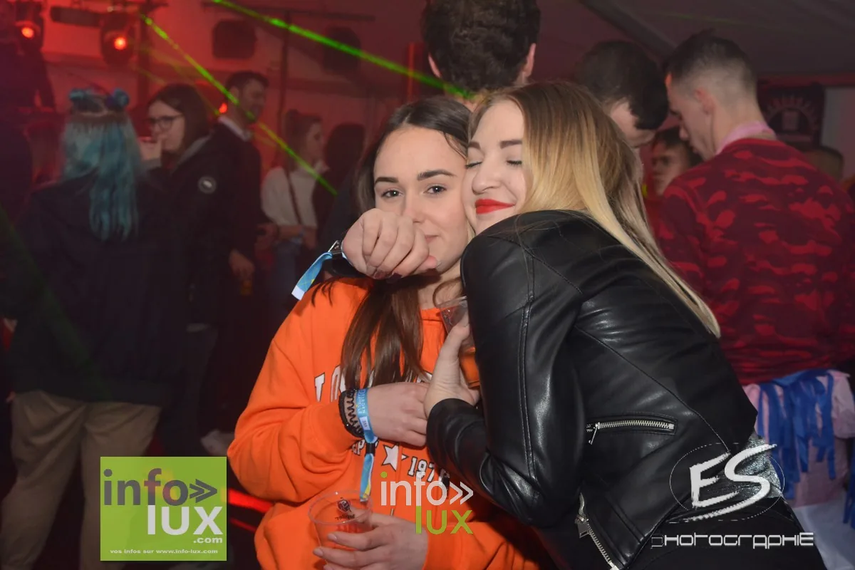 Carnaval de Virton / Saint-Mard – Soirée 80-90 2020 — photo 161
