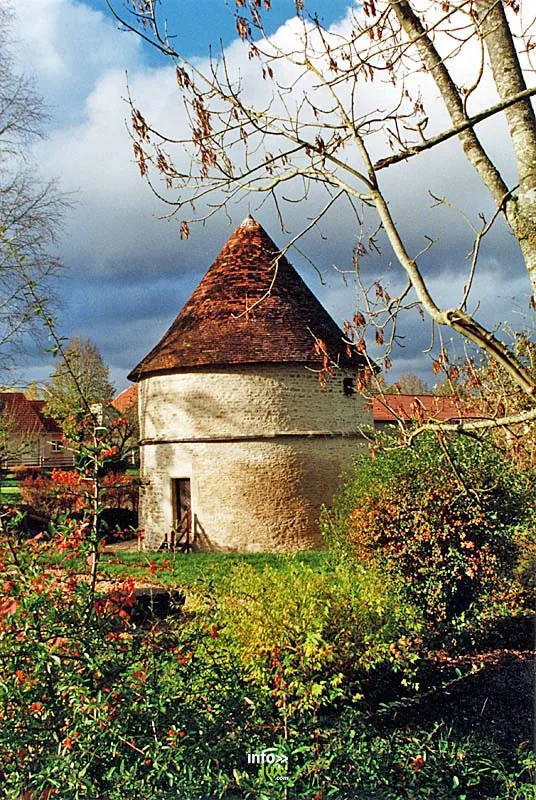 Colombier du Château Champenois à Marac
