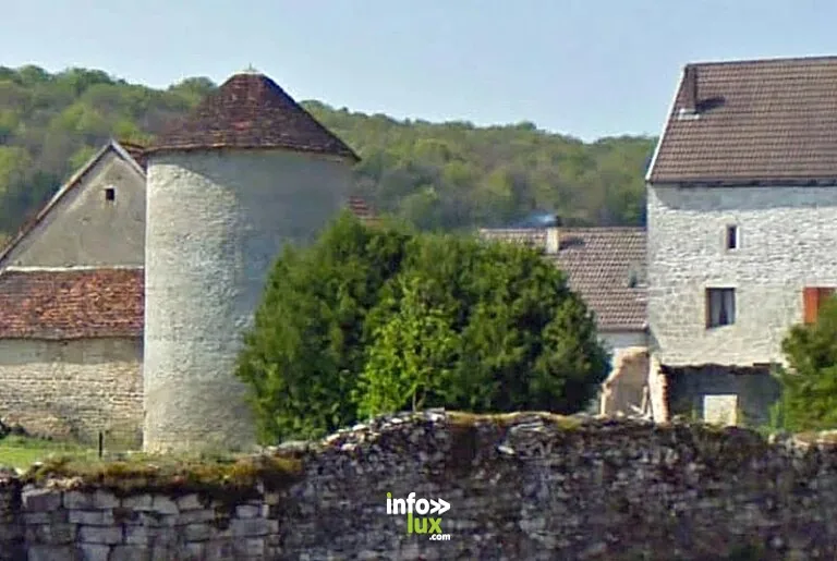 Colombier du château de Santenoge à Villars-Santenoge