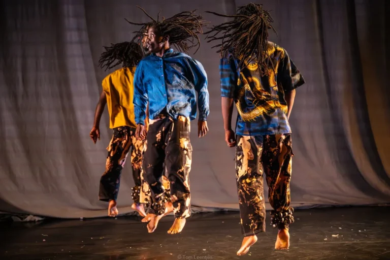 Imprisoned Gods, spectacle de danse au festival Congolisation à Central, La Louvière