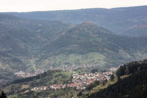 Exposition de voitures anciennes place Aristide Briand — Forbach Exposition de voitures anciennes place Aristide Briand — Forbach