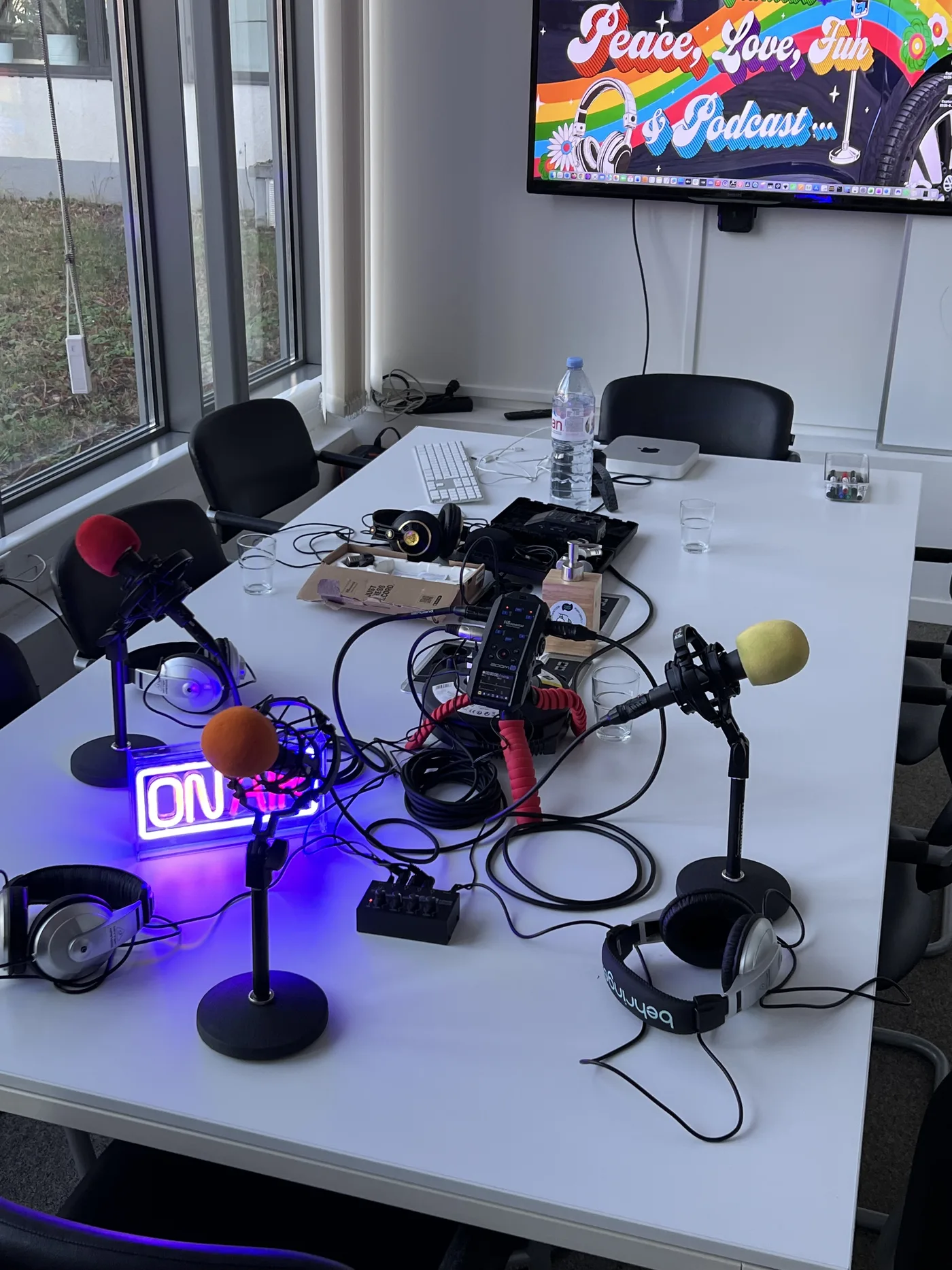 Studio et formation podcast chez The Podcast Factory Org a Evere