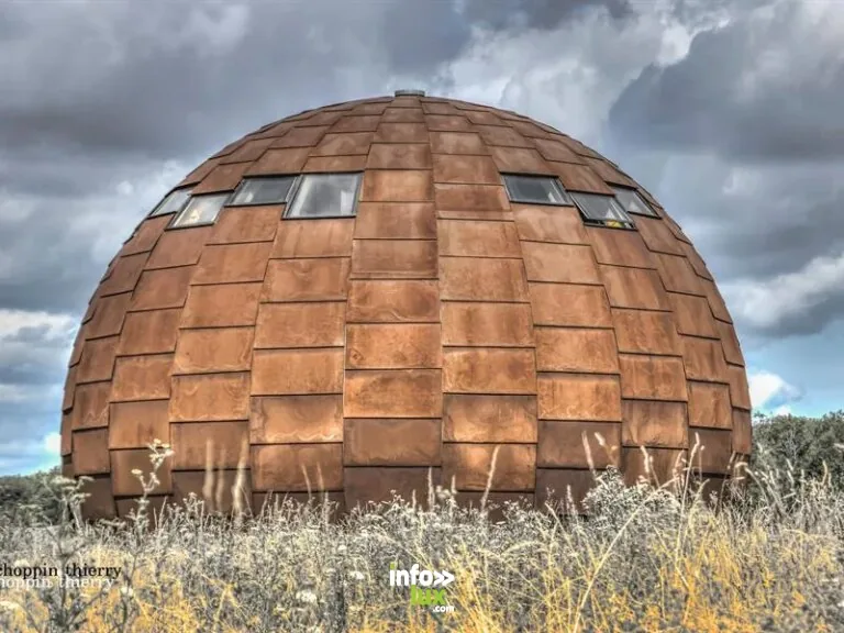 Géode et Ancienne Base Aérienne 136 : musée de l'Air et du Solaire