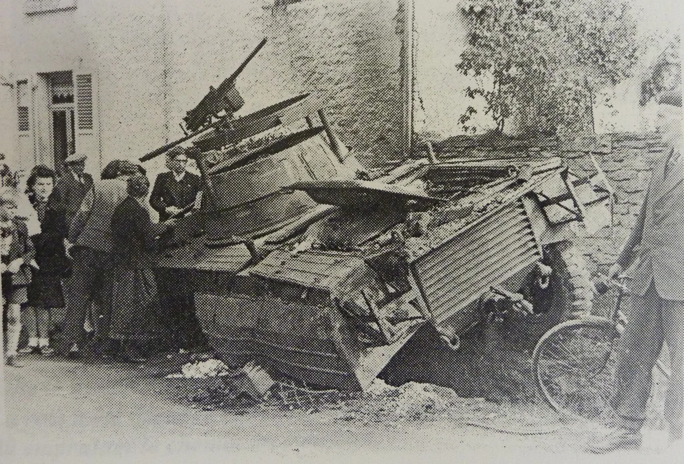 Le véhicule de reconnaissance américain M8 détruit à Houdrigny en 1944