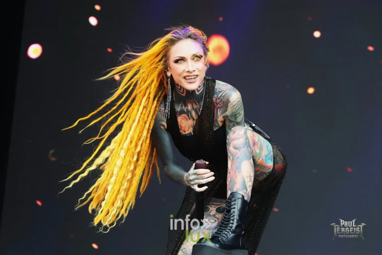 Infected Rain en concert au Graspop Metal Meeting 2026, chanteuse Lena Scissorhands, photo Paul Tergeist