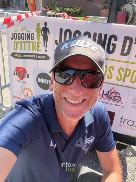 Ambiance conviviale au village de depart du Jogging d'Ittre 2026 en Brabant wallon